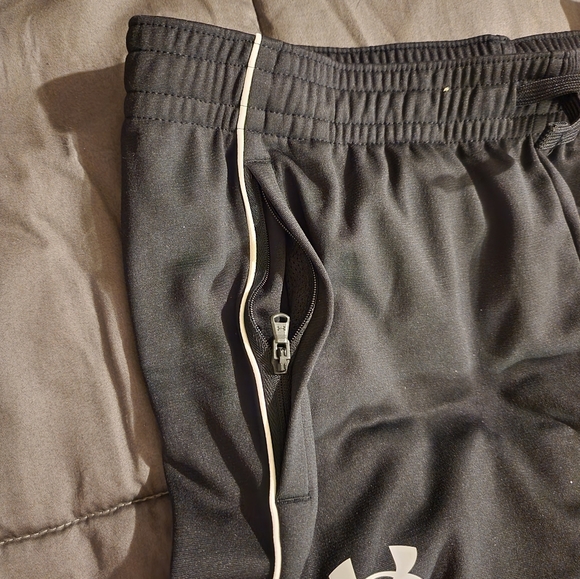 Under Armour - Picture 3 of 5